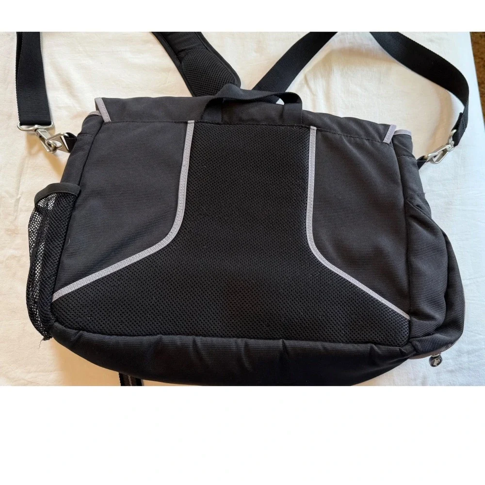 Titleist Messenger Bag Black Nylon Laptop Case Crossbody Golf Travel Briefcase